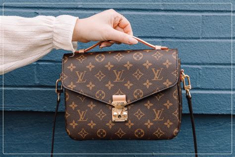 fake louis vuitton that looks real|knockoff louis vuitton case.